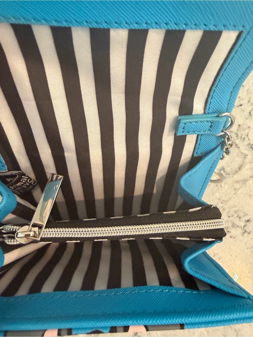 Marc Tetro Schnauzer Dog Wallet with Key Ring Stripe Interior Vegan Leather - Picture 6 of 7